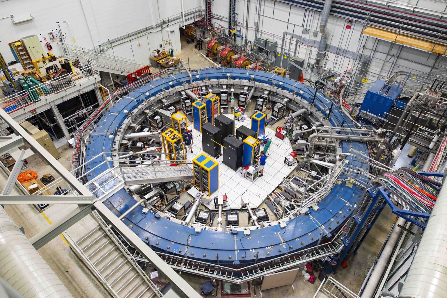 Muon storage ring at Fermilab